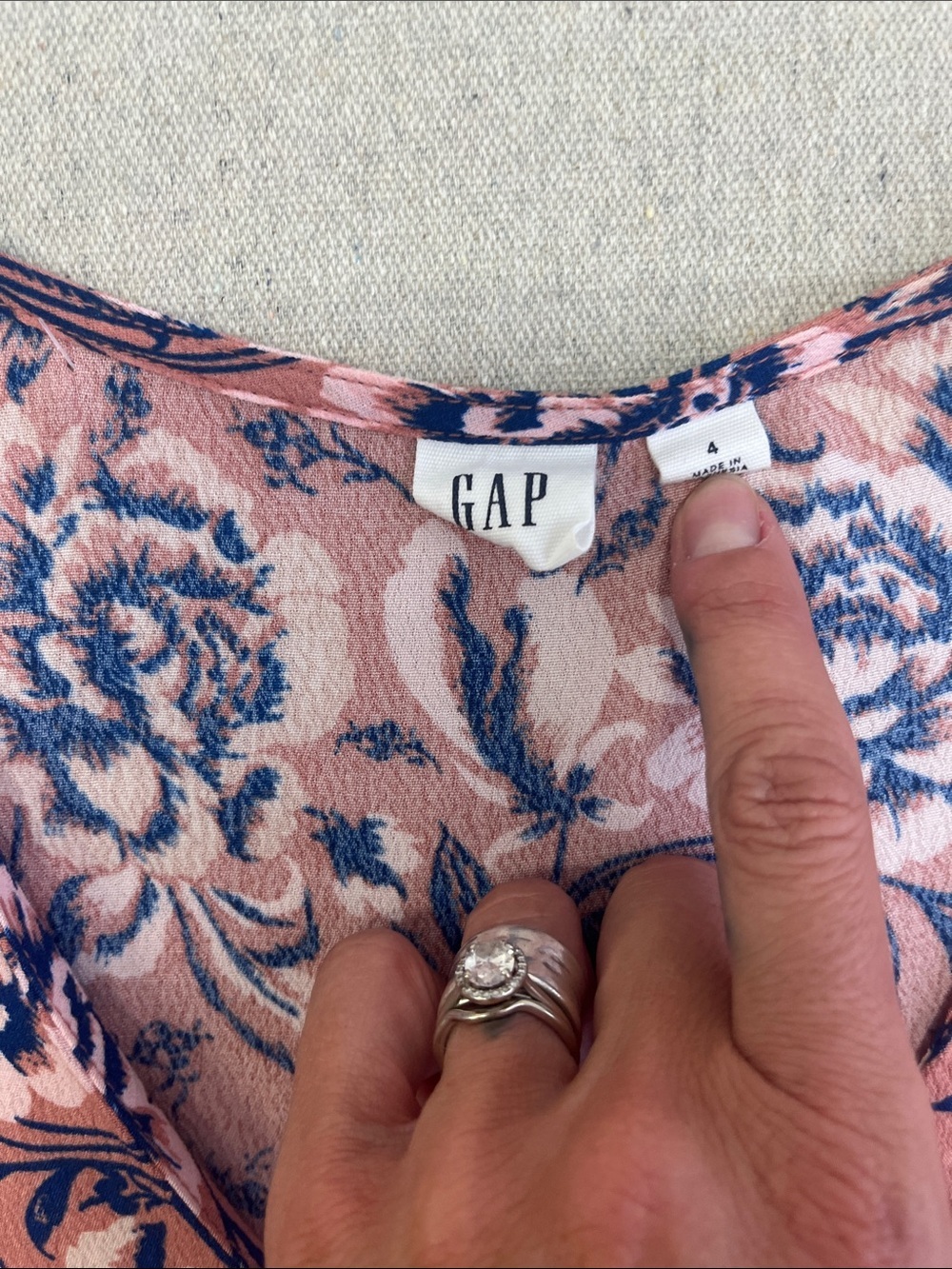 GAP Pink Floral Button Front Dress Pockets Rayon Boho Cottagecore Size 4 - Picture 2 of 16